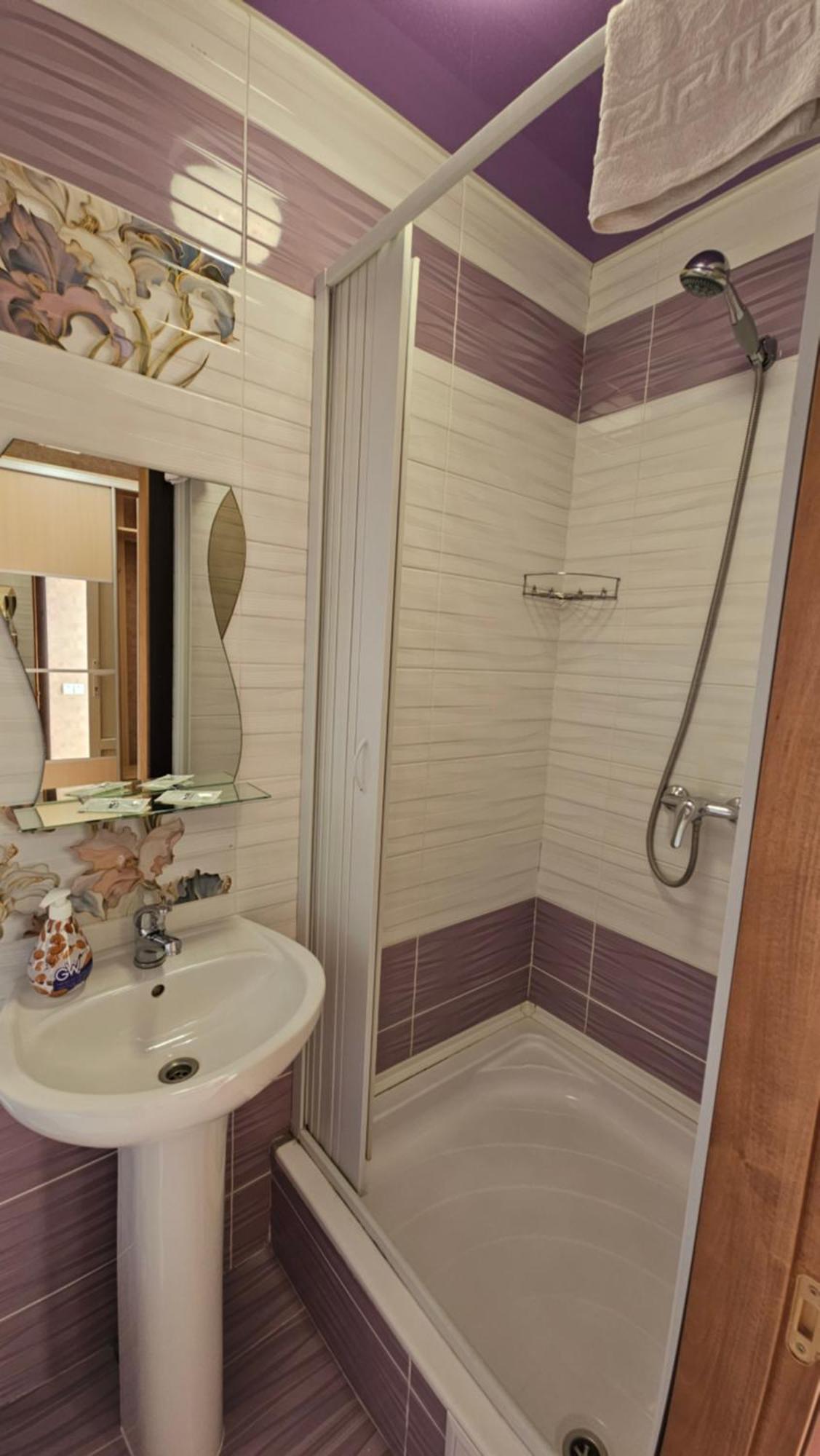 Domashniy Hotel Kamjanets-Podilskyi Eksteriør billede